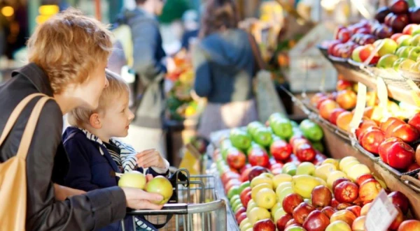 Министр экономики представит предложения по сдерживанию роста цен на продукты питания