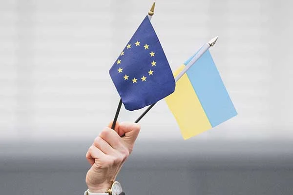 Жителям ЕС могут поднять налоги для поддержки Украины