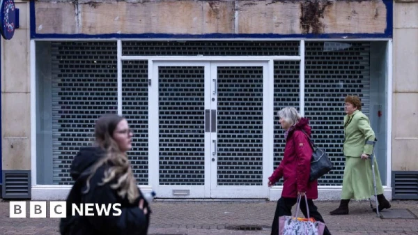 Изображение к статье: Закрывающиеся магазины - примета английской повседневности.