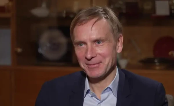 Изображение к статье: Господин Кросс публично расписался в профнепригодности.