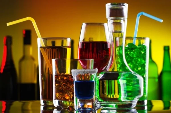 Изображение к статье: Какие алкогольные напитки не сочетаются друг с другом?