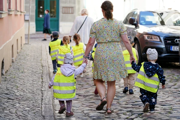 Изображение к статье: Демография пробила дно. Чем Латвия отличается от Венгрии?