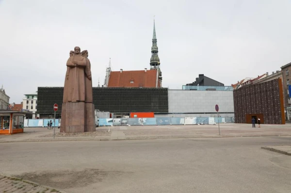 В Риге хотят снести еще один советский памятник, стоящий в самом центре города