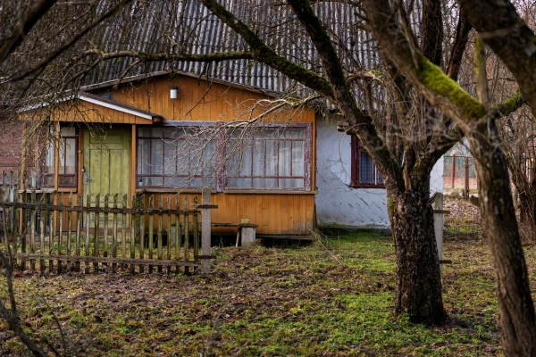 Как в Латвии сделать легальным дом-«призрак»?