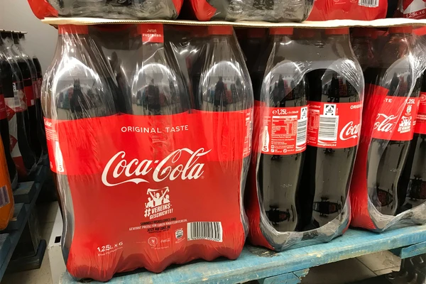 Coca-Cola отзывает продукцию в Европе: обнаружено опасное вещество