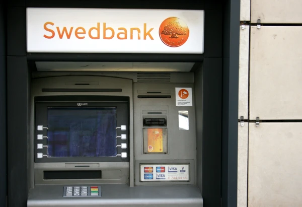 Приказ пришел «сверху»? Swedbank сделал недоступной популярную услугу