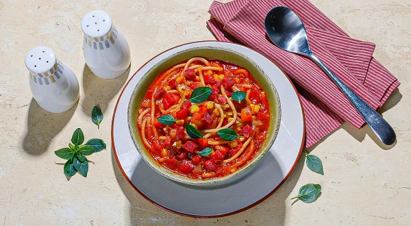 Суп с колбасой, кукурузой и спагетти: интересный вкусный рецепт