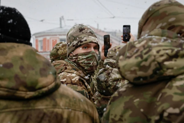 Мобилизованные стараются связаться с родными и близкими.