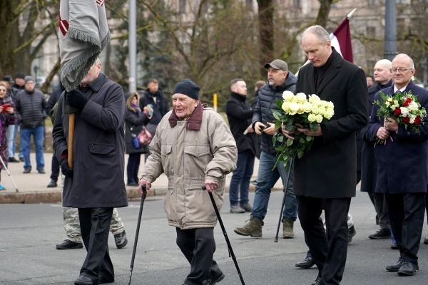 В шествии памяти легионеров Waffen SS приняли участие несколько сотен человек