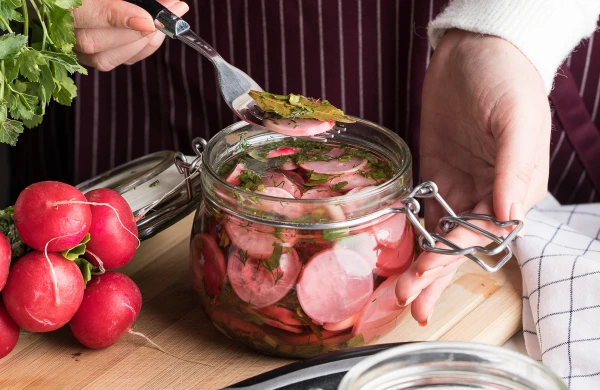 Изображение к статье: Хит сезона: как приготовить маринованный редис