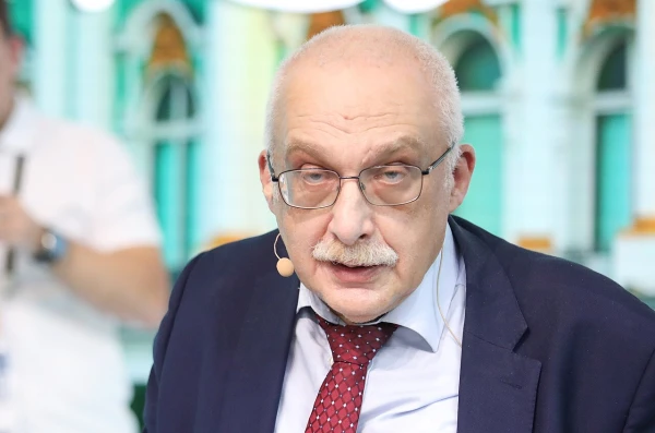 Изображение к статье: По специальности Друзь - инженер-системотехник железнодорожного транспорта.