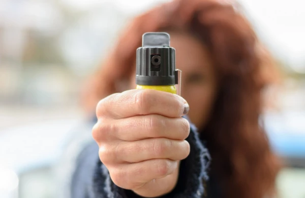 Изображение к статье: Сейм Латвии поддержал идею вооружить врачей и медсестер слезоточивым газом