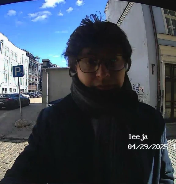 Изображение к статье: Один из грабителей попал на камеру.