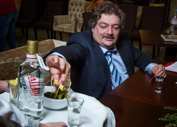 Изображение к статье: Дмитрий Львович и в США найдет русский национальный стол.