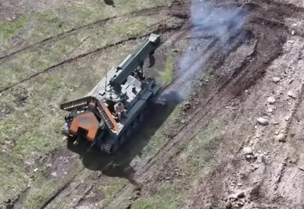 Изображение к статье: Судя по доступным фото, в качестве шасси используется танк советского типа.