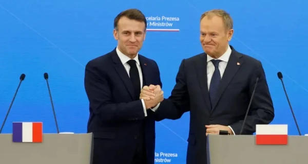 Изображение к статье: Без особой радости лидеры Франции и Польши несут историческую миссию.