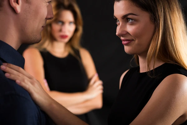 Изображение к статье: На вторых ролях:  4 причины, почему женщины соглашаются на роль любовницы