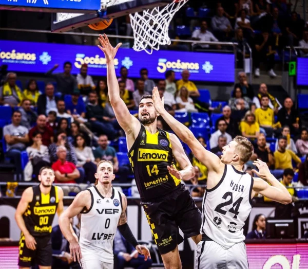 Изображение к статье: Вэфовцы первыми шагают в финал чемпионата ЛБЛ