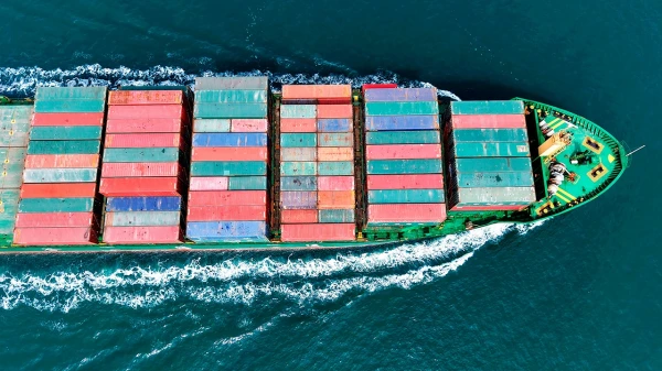 Изображение к статье: В ЕС намерены обложить пошлинами товары из США на 100 млрд евро