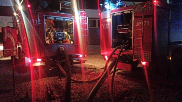 Изображение к статье: За прошедшие сутки пожарные потушили четыре загоревшихся авто