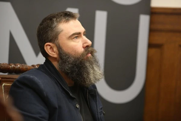 Изображение к статье: «Для меня знак, что русские воспринимают это как издевательство». - Кайришс о своем «Вишневом саде»