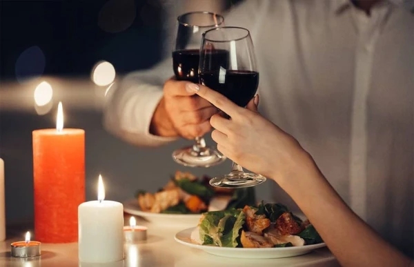 Изображение к статье: Как в отношения и вернуть ту самую «искру»