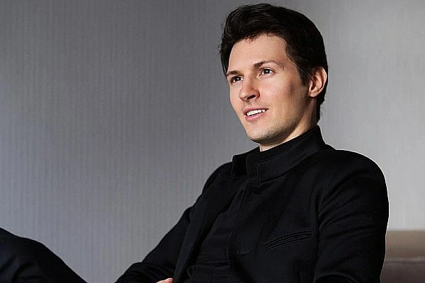 Изображение к статье: Дуров высмеял рекламу WhatsApp в Telegram