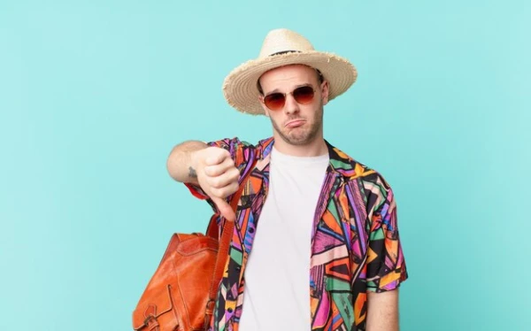 Изображение к статье: От забытых лекарств до незнания местных обычаев: 5 ошибок туристов в путешествии