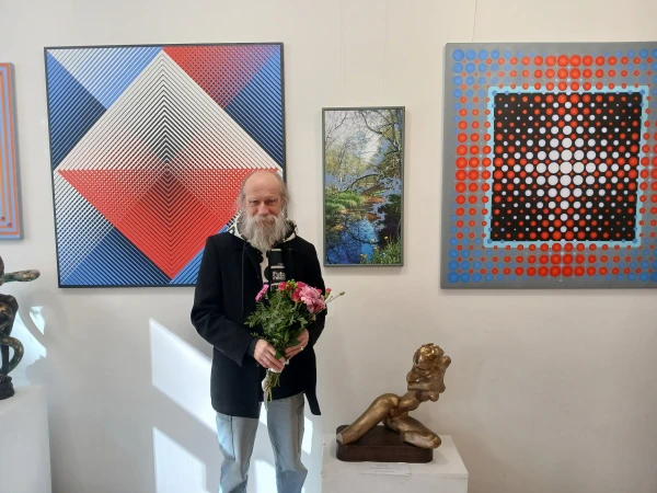 Изображение к статье: Дом Павлова: ведущий русский художник Латвии отметил 75–летие