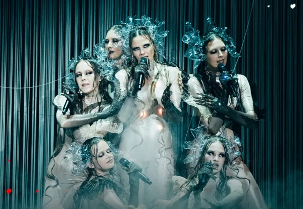 Изображение к статье: «Как им не стыдно представлять Латвию?». «Надо штрафовать»!  Tautumeitas шокировали, заговорив по-русски (ВИДЕО)