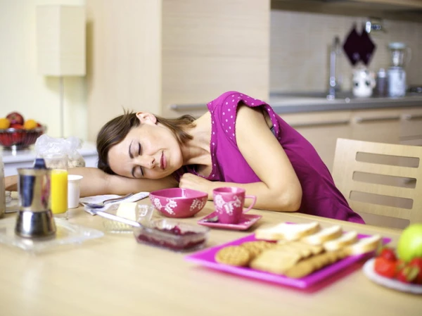 Изображение к статье: Почему после обеда хочется спать?