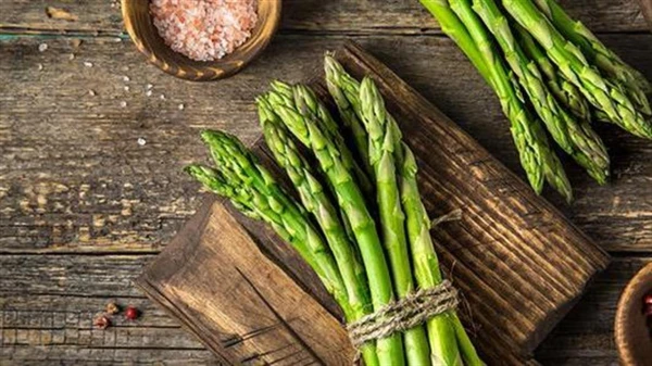 Изображение к статье: Зелёный заряд бодрости и защиты: чем полезна спаржа