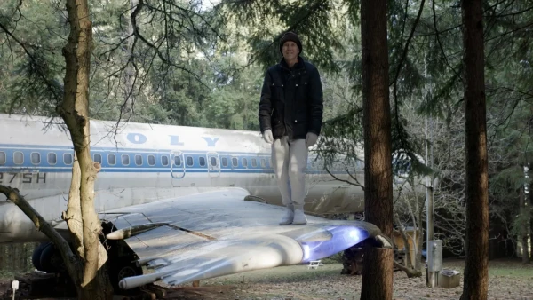 Изображение к статье: Под крылом самолета о чем-то поет.