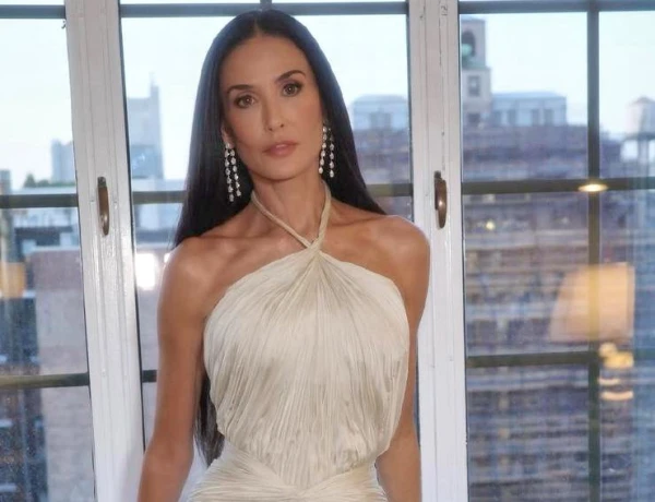 Изображение к статье: Назван самый красивый человек планеты по версии журнала «People»: Деми Мур поделилась домашними кадрами