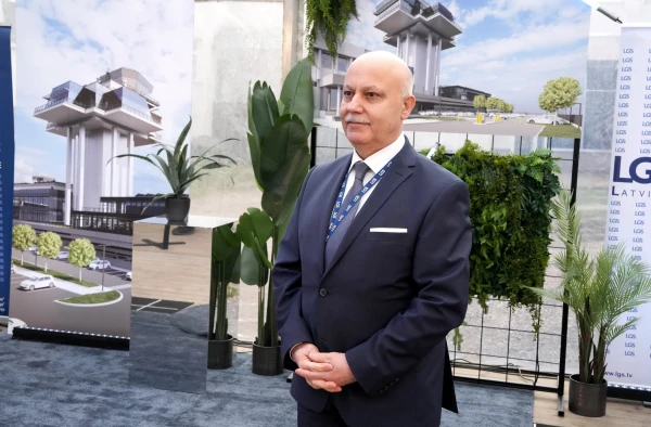 Изображение к статье: Новый проект башни управления в аэропорту представил председатель правления LGS Давидс Тауриньш, ежемесячно получающий 6622 евро.