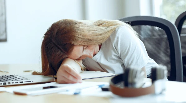 Изображение к статье: Что может скрываться за постоянной усталостью: авитаминоз или болезнь?