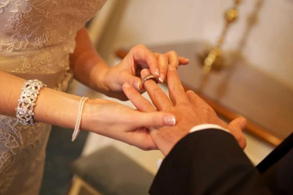 Изображение к статье: Чем рискует женщина, инициируя брак: мнение психолога