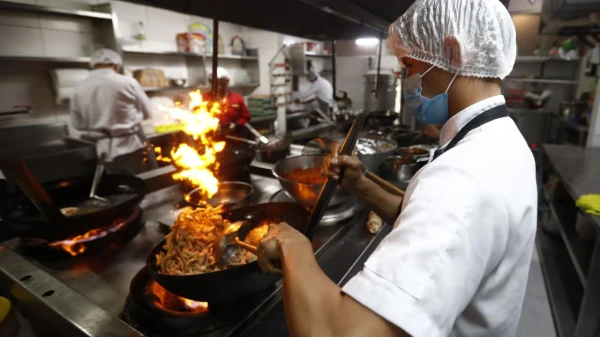 Изображение к статье: Значительная часть ВВП генерируется в сфере услуг.