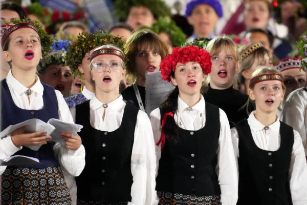 Изображение к статье: Билеты на Праздник песни и танца молодежи — когда, сколько и почем?