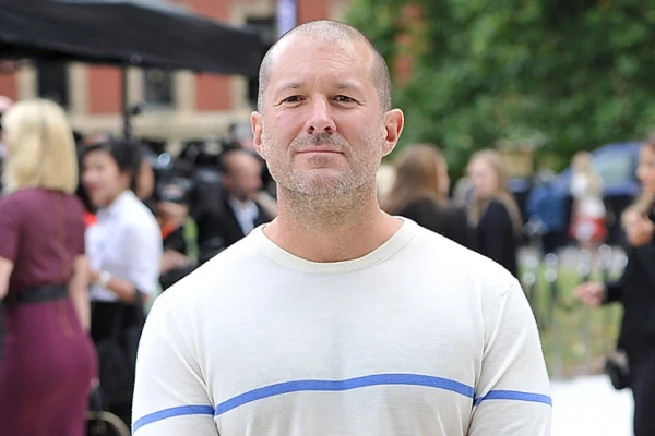 Изображение к статье: ИИ-гаджет от экс-дизайнера Apple повесят на шею