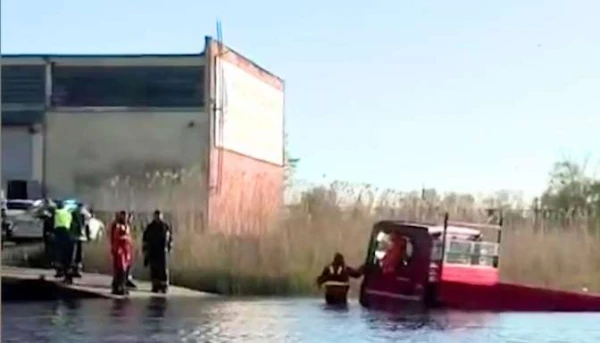 Изображение к статье: Вместо яхт в Болдерае «припарковался» грузовик