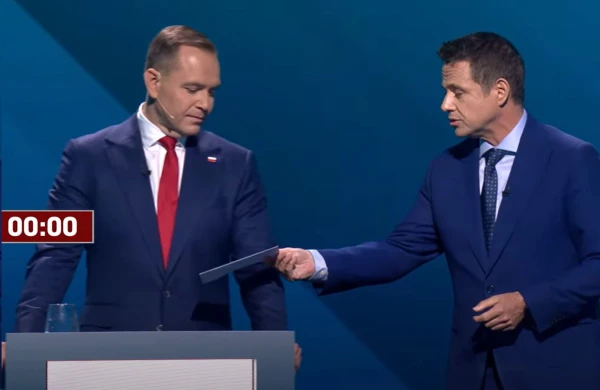 Изображение к статье: Навроцкий и Тшашковский во время дебатов.