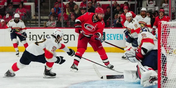 Изображение к статье: НХЛ. «Флорида» обыграла «Каролину» и находится в шаге от финала Кубок Стэнли