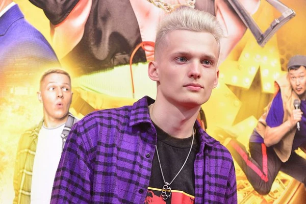 Изображение к статье: Брат Дани Милохина перестал работать сексологом и начал продавать свои фотографии