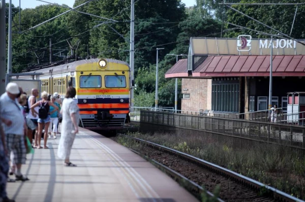 Изображение к статье: Задерживаются и отменяются поезда в сторону Тукумса, возможно, из-за злонамеренного повреждения