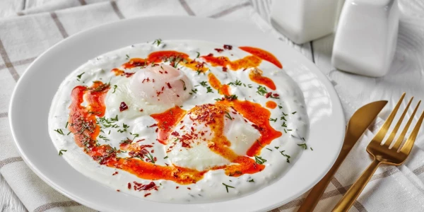 Изображение к статье: Турецкий завтрак: готовим яйца чилбир