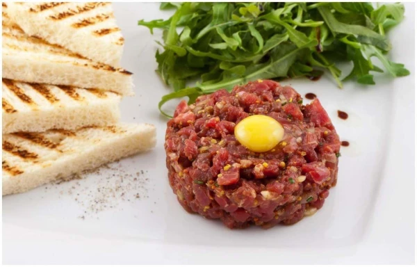 Изображение к статье: Рецепт элегантной закуски: тартар с пряным соусом