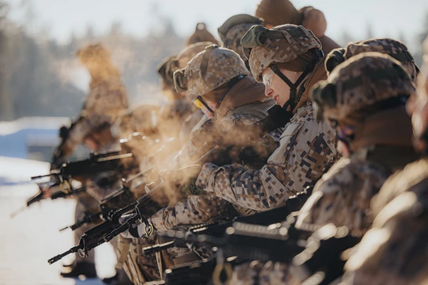 Изображение к статье: В Латвии полюбили человека с ружьем: в стране патриотов оказалось больше, чем в Литве и Эстонии