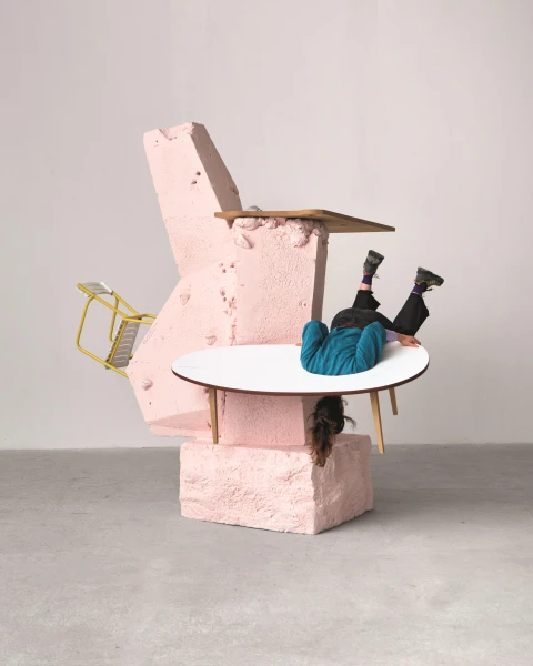 Изображение к статье: Летний выставочный сезон в Арт-центре Zuzeum. Эрвин Вурм «Как оно есть»