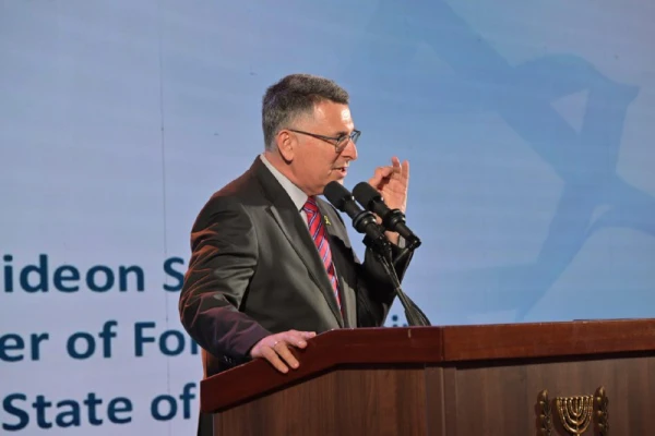 Изображение к статье: Министр Гедеон Саар.